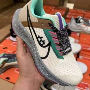 Sport Shoes Pallets
